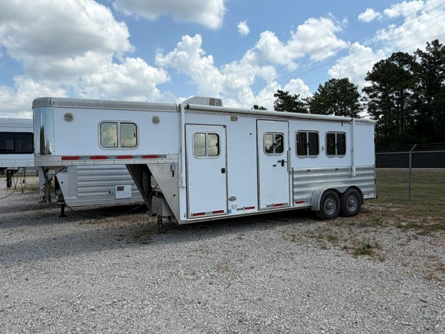 2012 Featherlite 3 Horse Slant Load 6' Living Quarters
