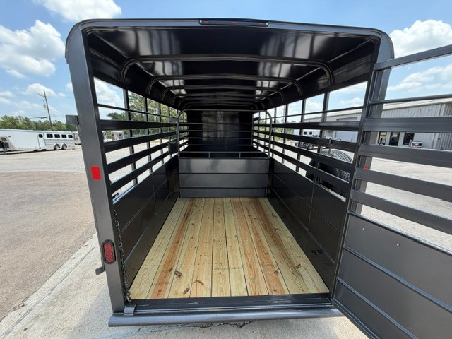 Trailer Photo 7