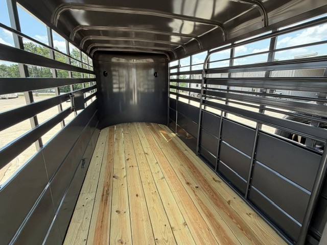 Trailer Photo 8