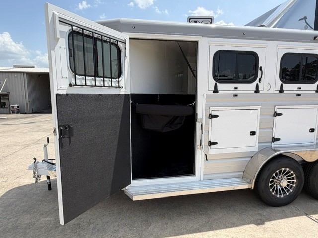 Trailer Photo 4