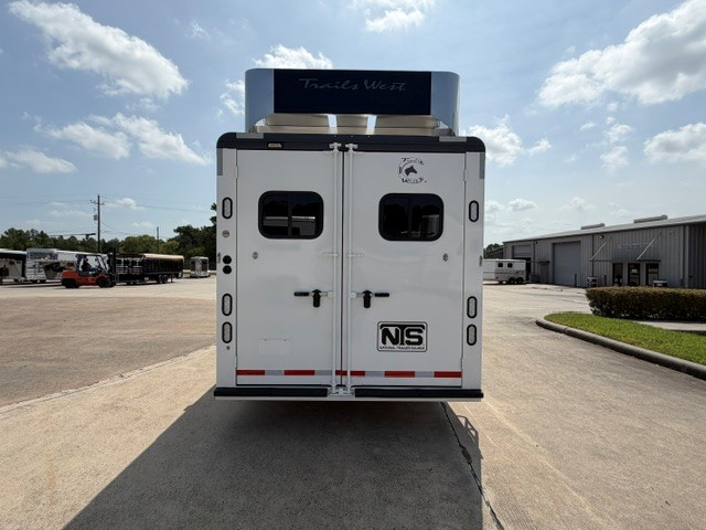 Trailer Photo 11