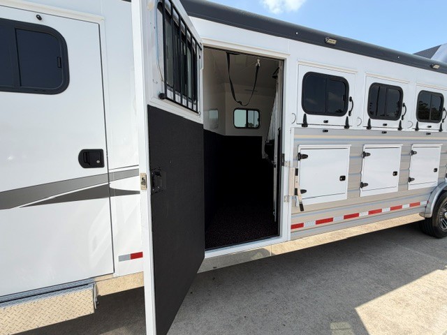 Trailer Photo 9